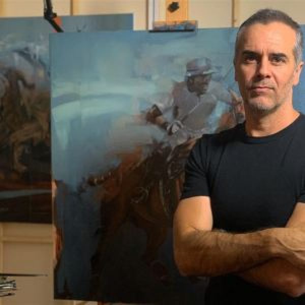 Frank Pretorius Frank Pretorius, colour photograph of the artist