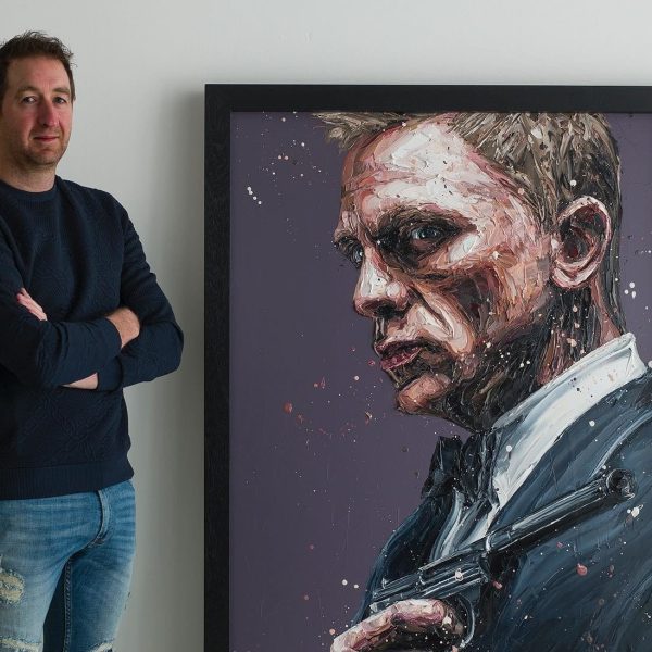 Paul and 007 Paul and 007